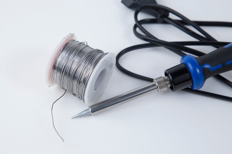 プリント基板に使うフラックスの役割とは？はんだ付け促進の仕組みについて | アドガワエレクトロニクス株式会社