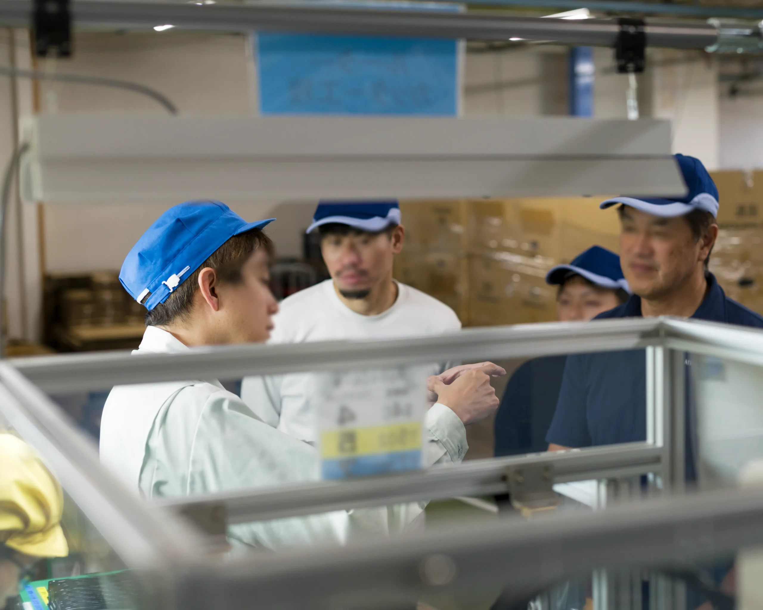 治具設計変更に迅速に対応する内製化体制の作業風景