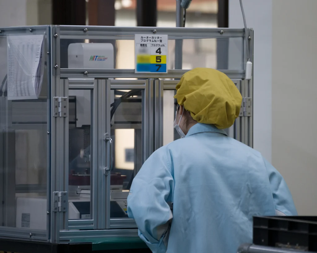 基板分割機で基板にかかるストレスを軽減