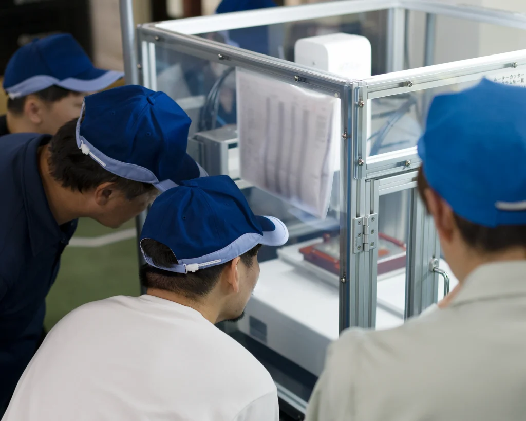 基板分割機を使用している