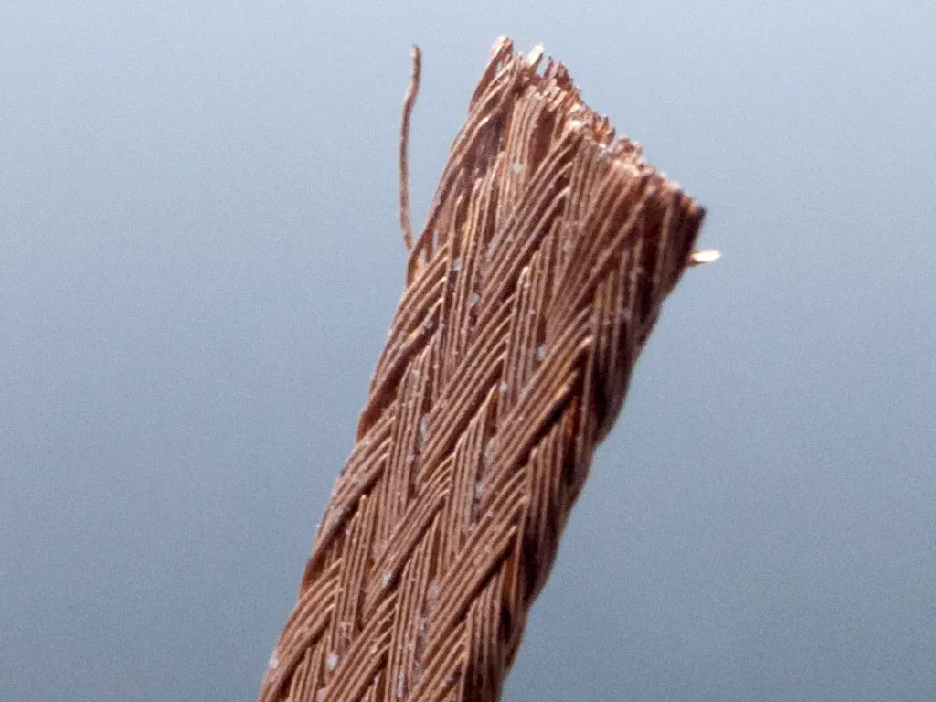 はんだ吸い取り線の拡大写真