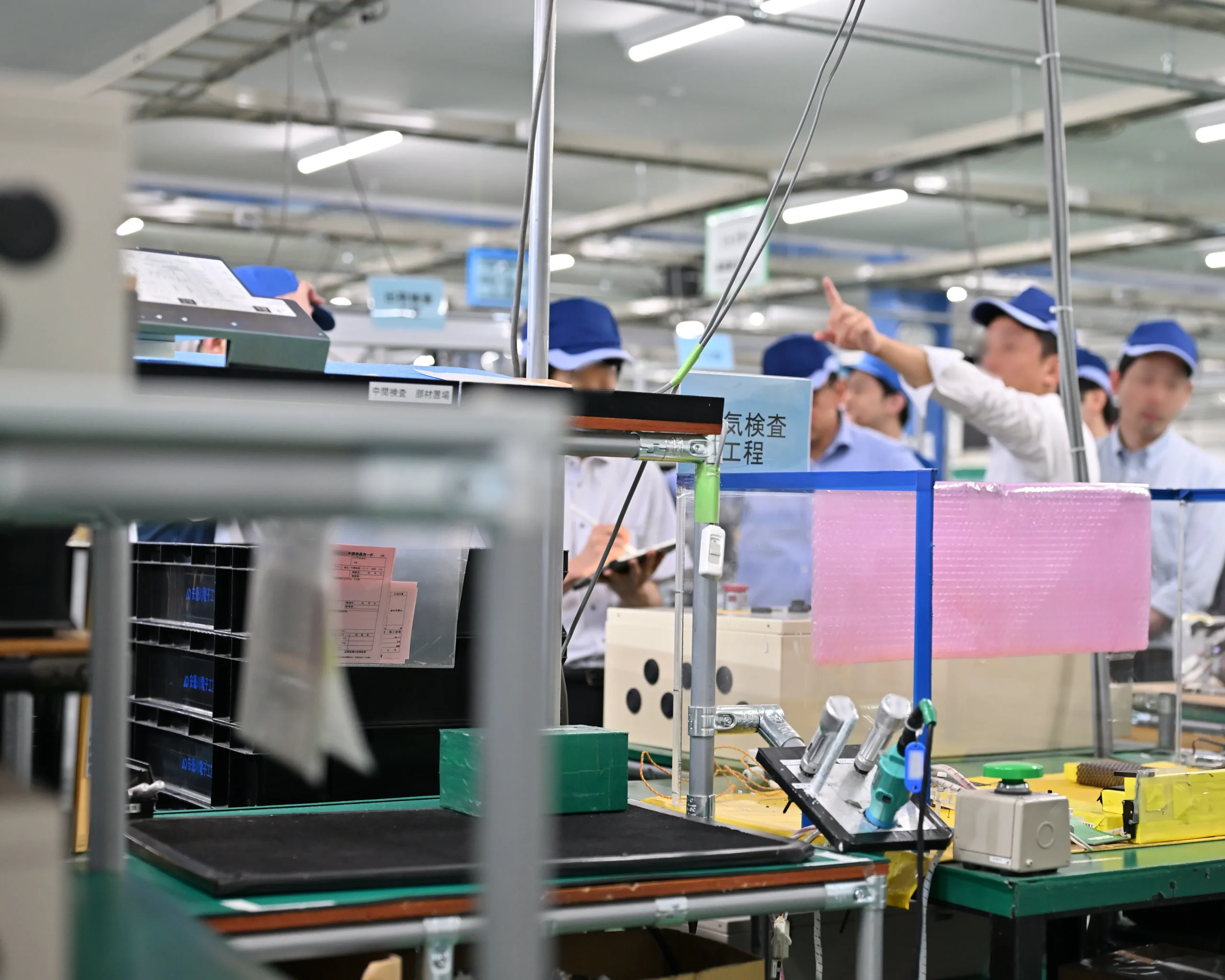 チャレンジデーをきっかけに、活発にコミュニケーションをとる製造現場の従業員と顧客