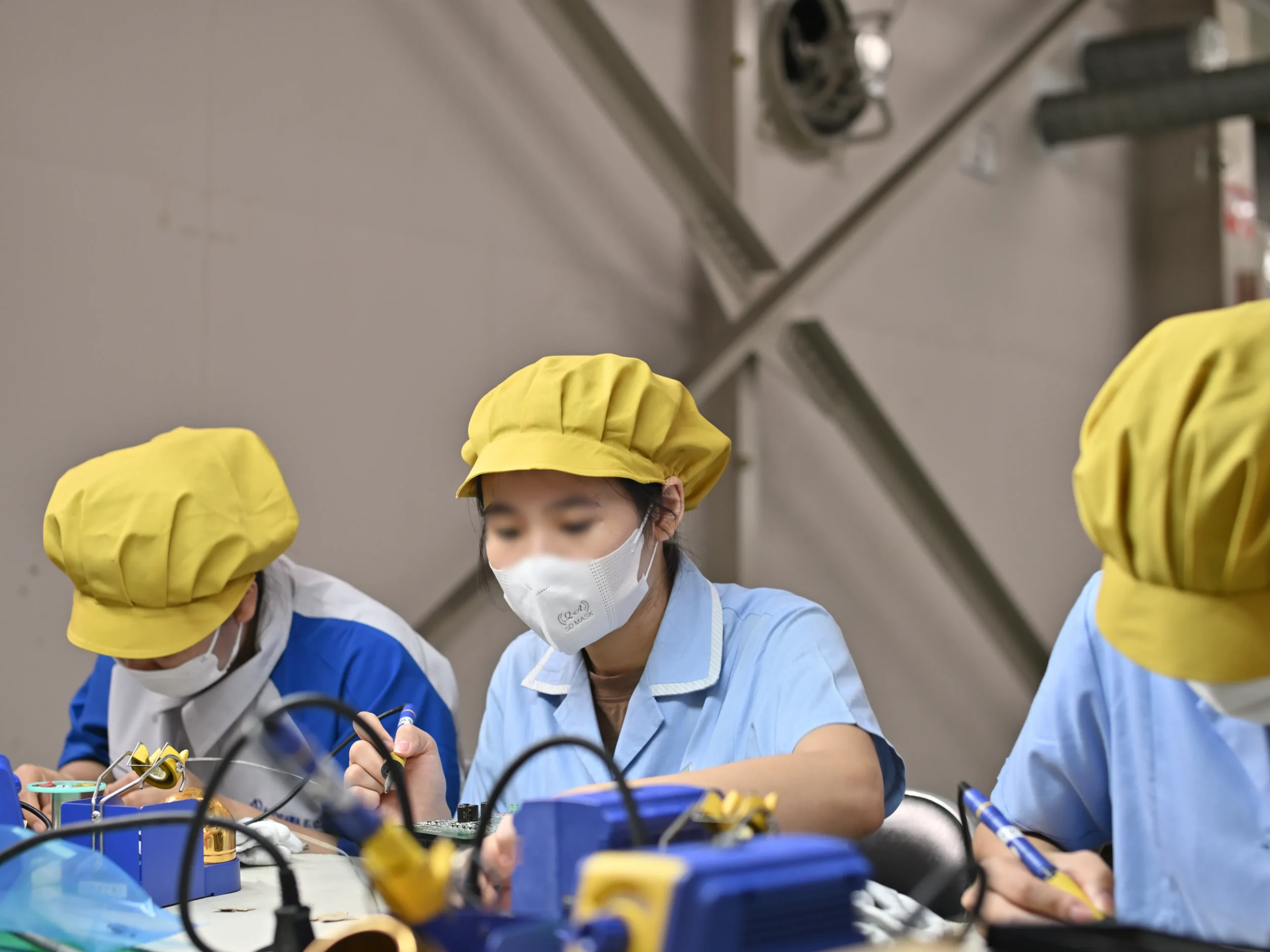 将来のスキルアップや個人の目標を持ちながら、日々の業務に従事する従業員