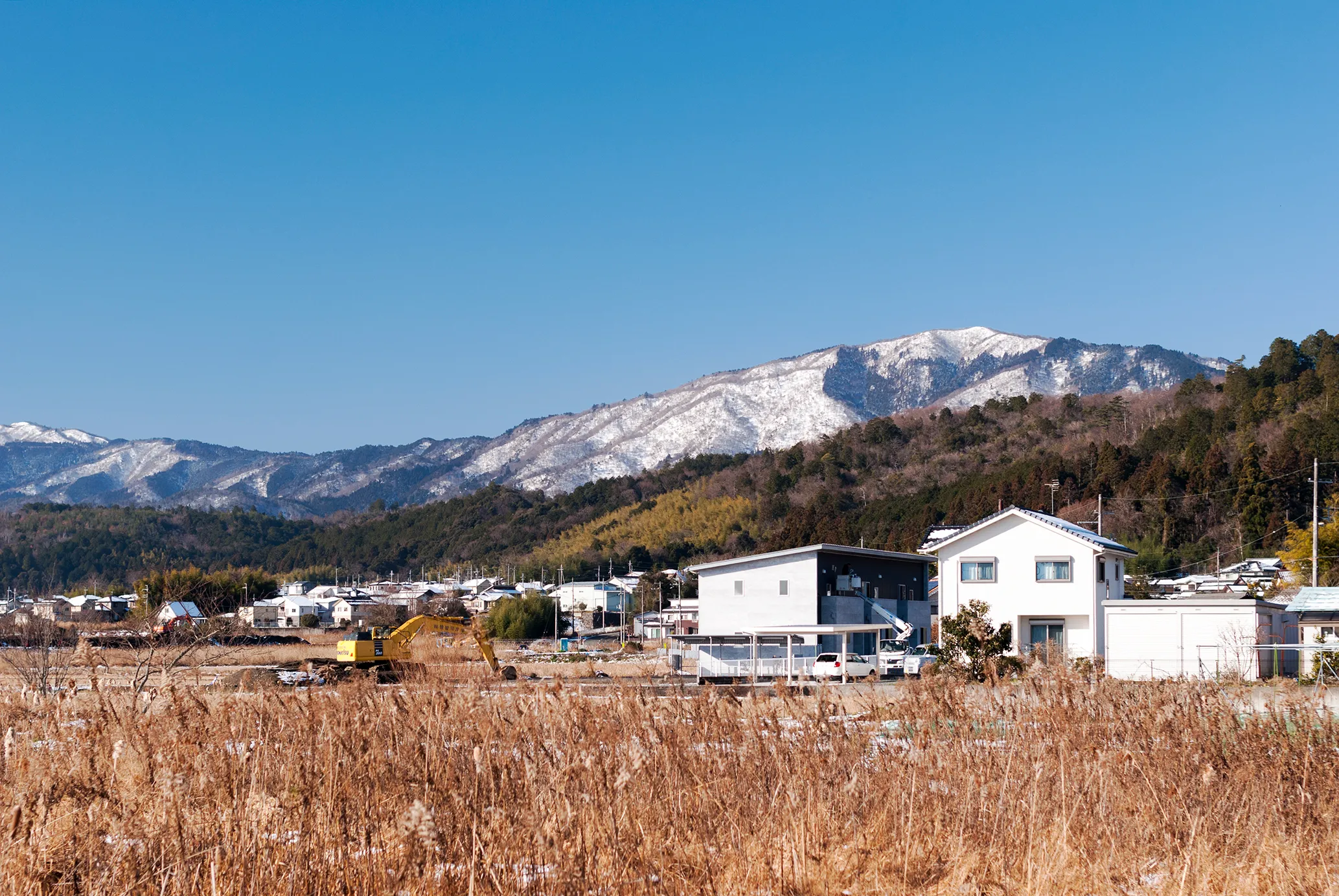 山には四季に応じた表情があります。冬は山眠るです。