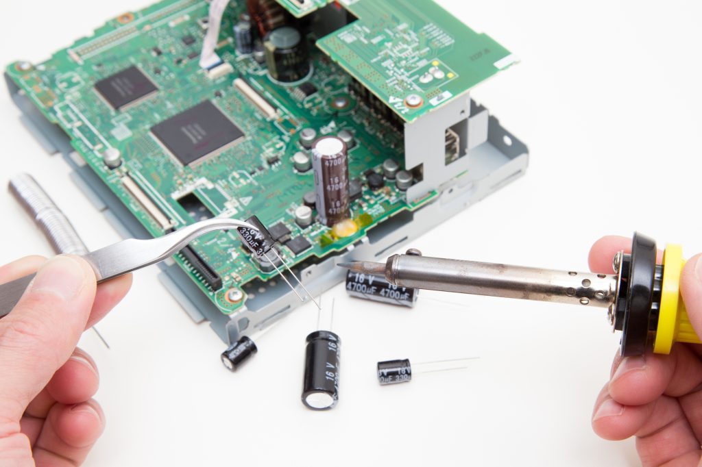 表面実装部品（SMD）の取り外し方は？必要なものや手順を解説
