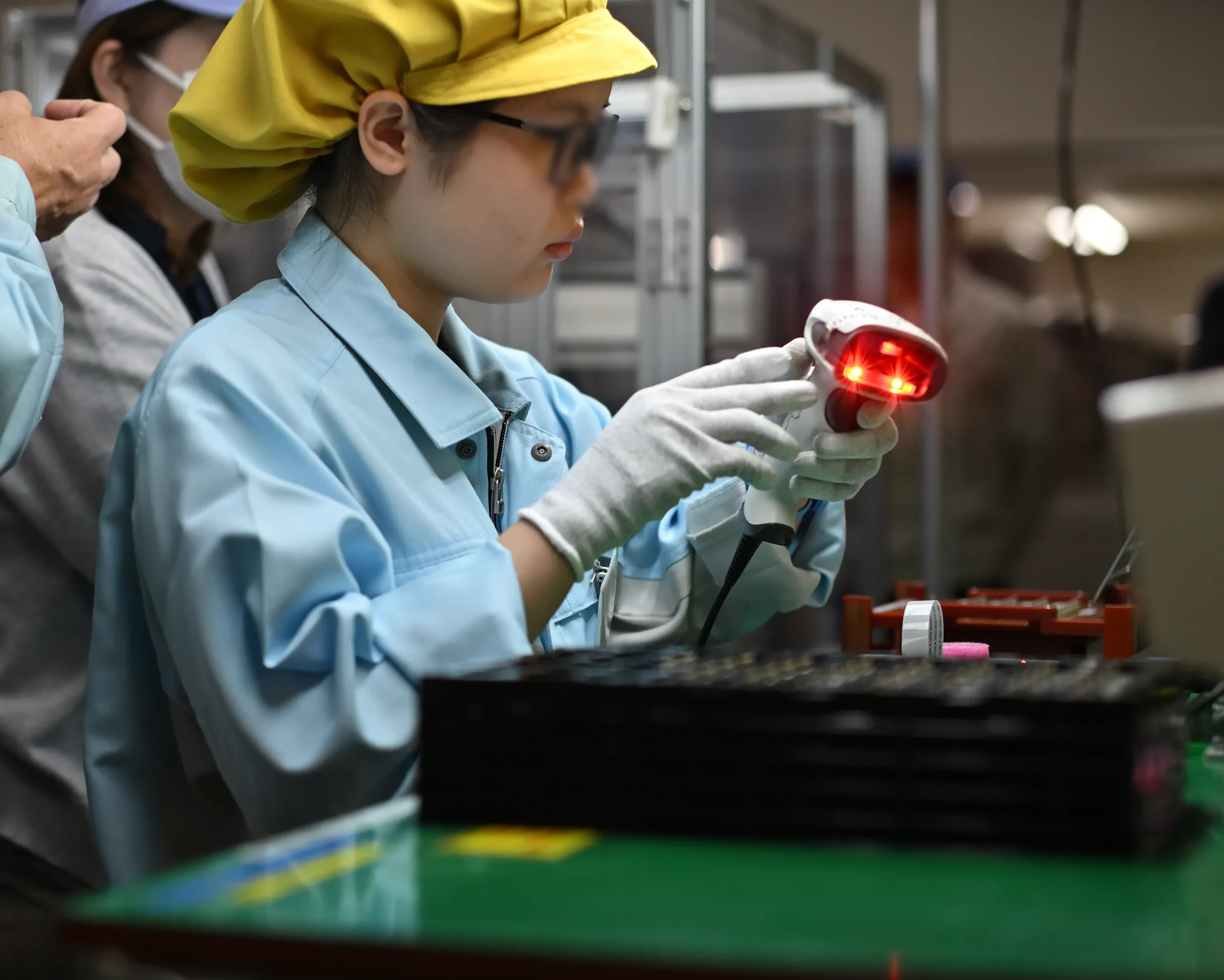 品質向上とリードタイム短縮を実現するルーターカット用治具